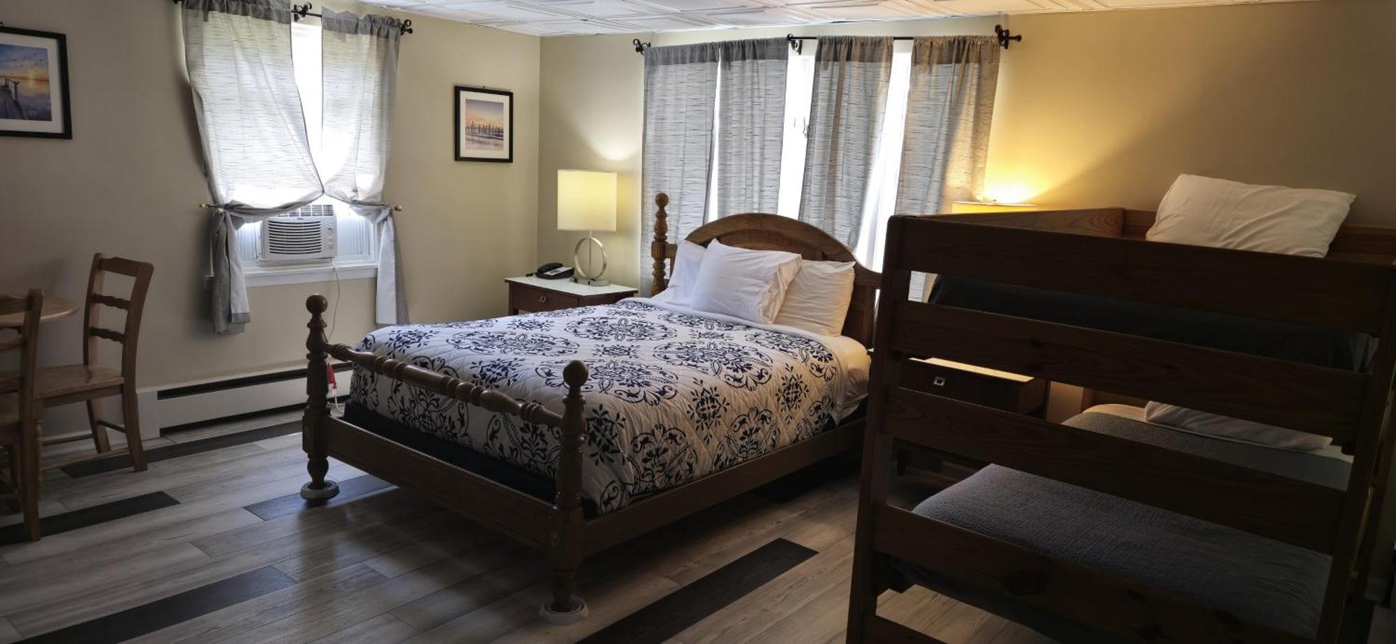 Rodeway Inn Formerly Camp Inn Lodge Oscoda Экстерьер фото