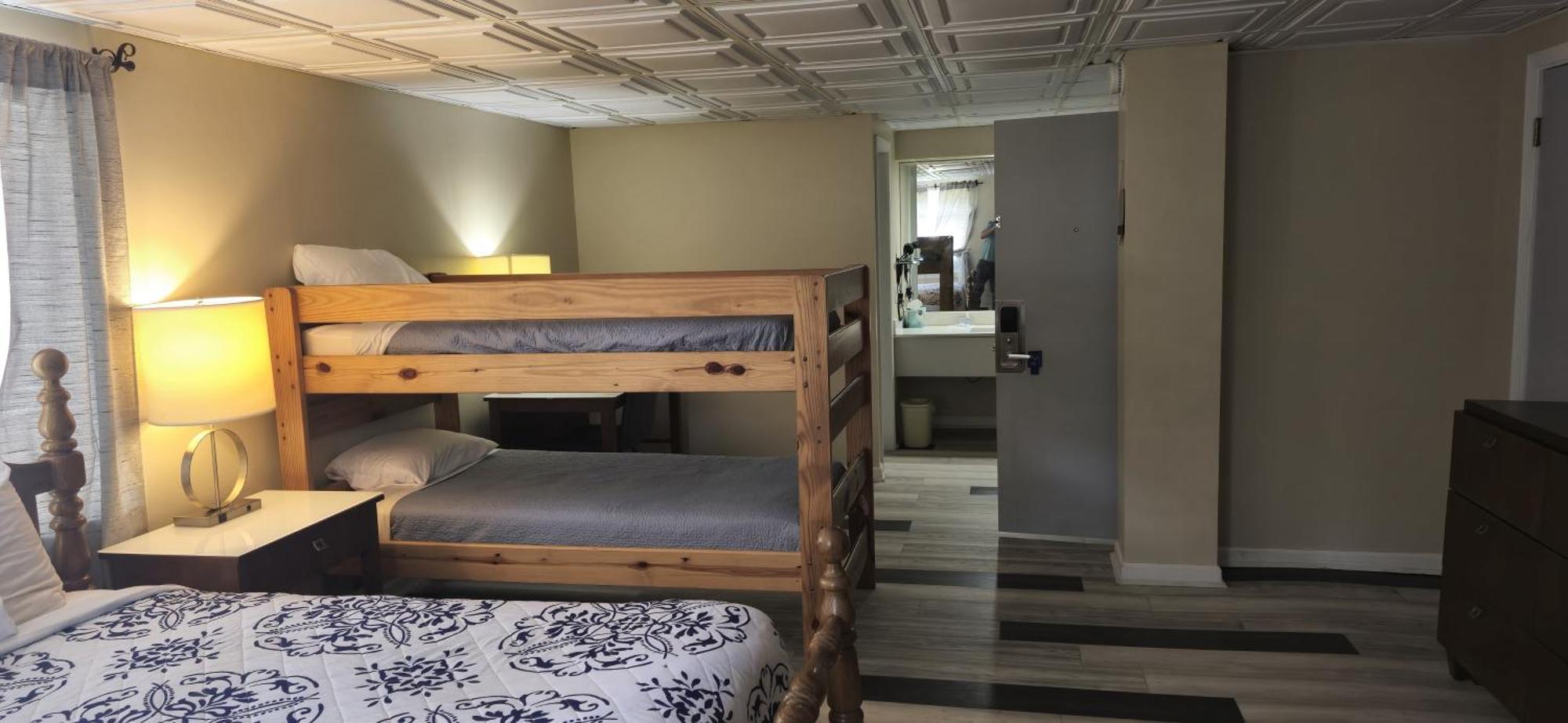 Rodeway Inn Formerly Camp Inn Lodge Oscoda Экстерьер фото