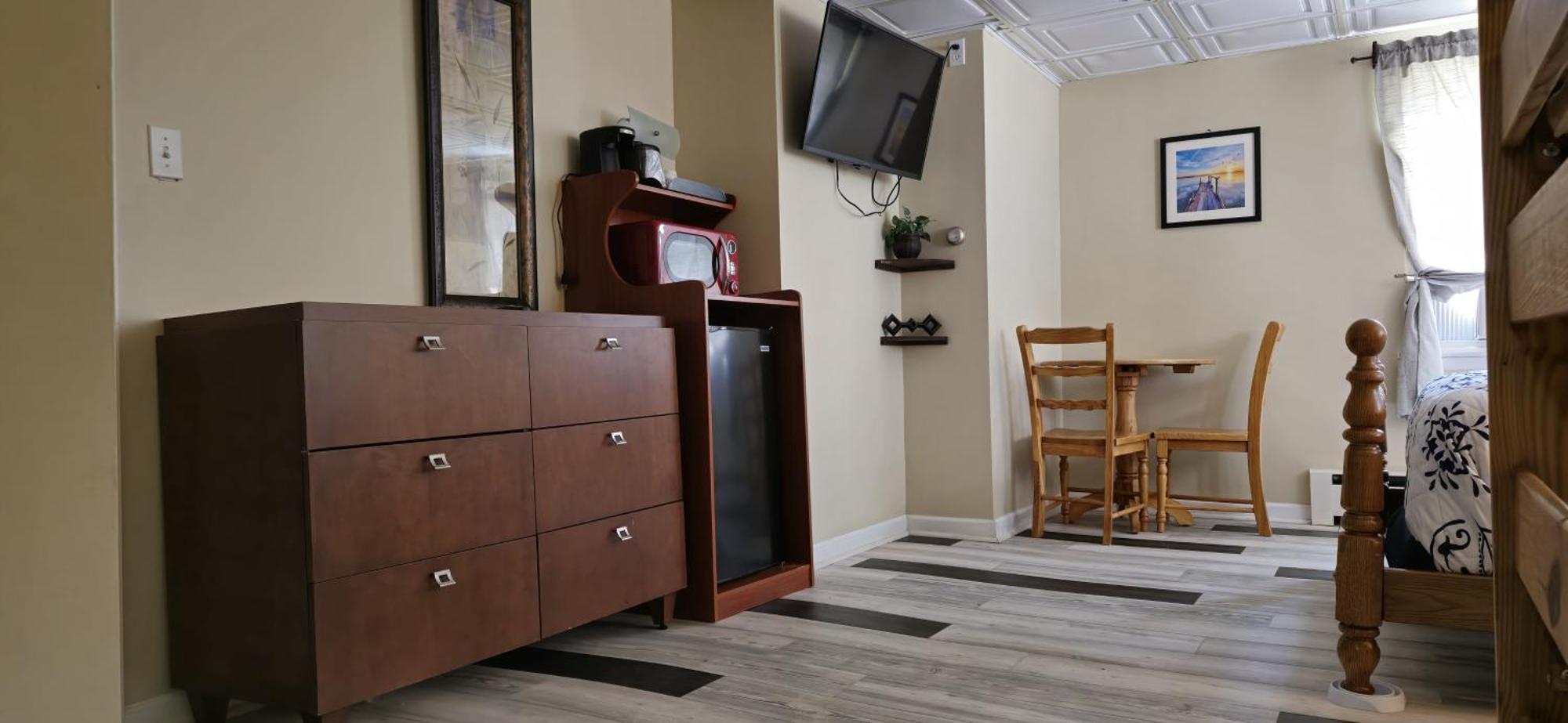 Rodeway Inn Formerly Camp Inn Lodge Oscoda Экстерьер фото