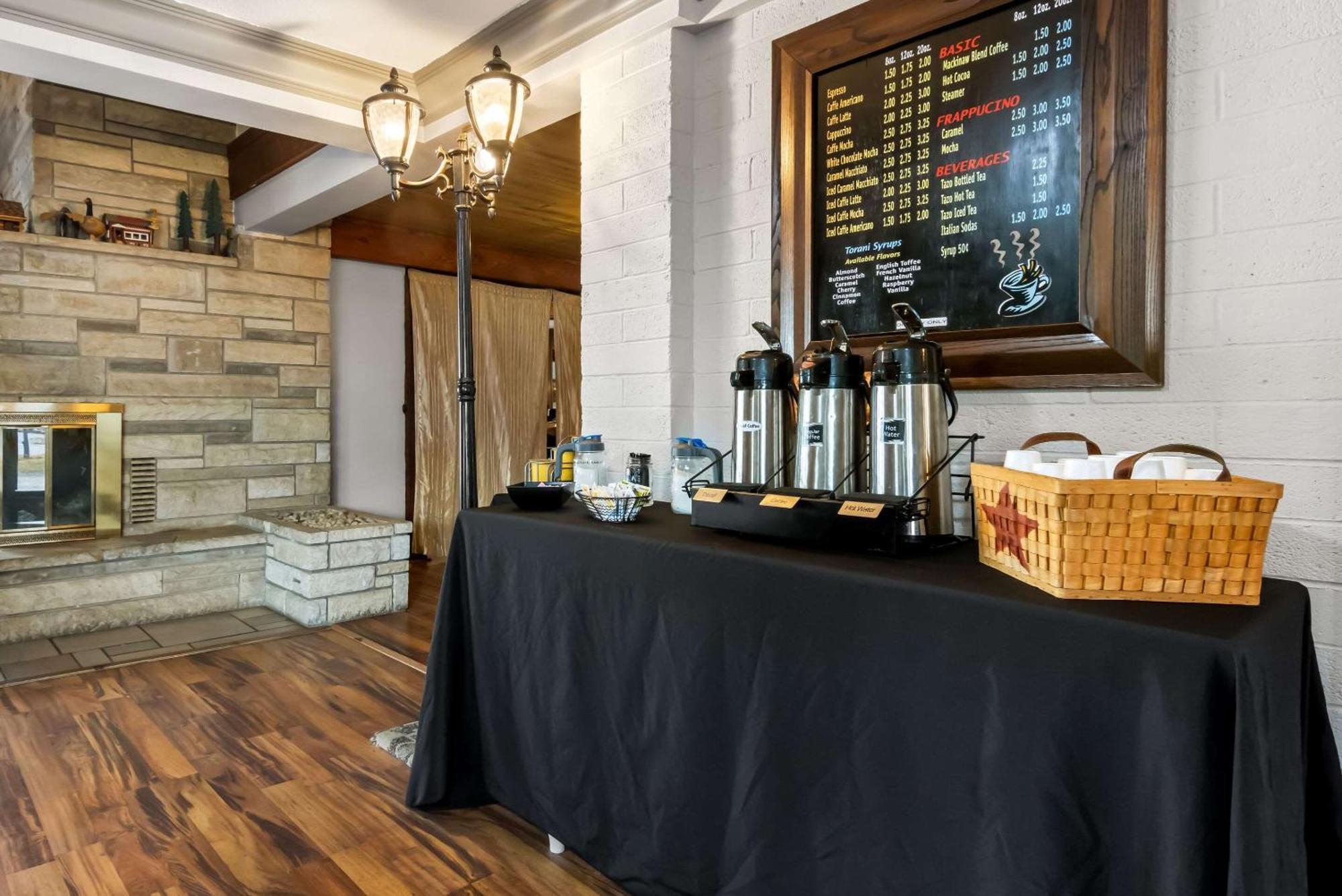 Rodeway Inn Formerly Camp Inn Lodge Oscoda Экстерьер фото