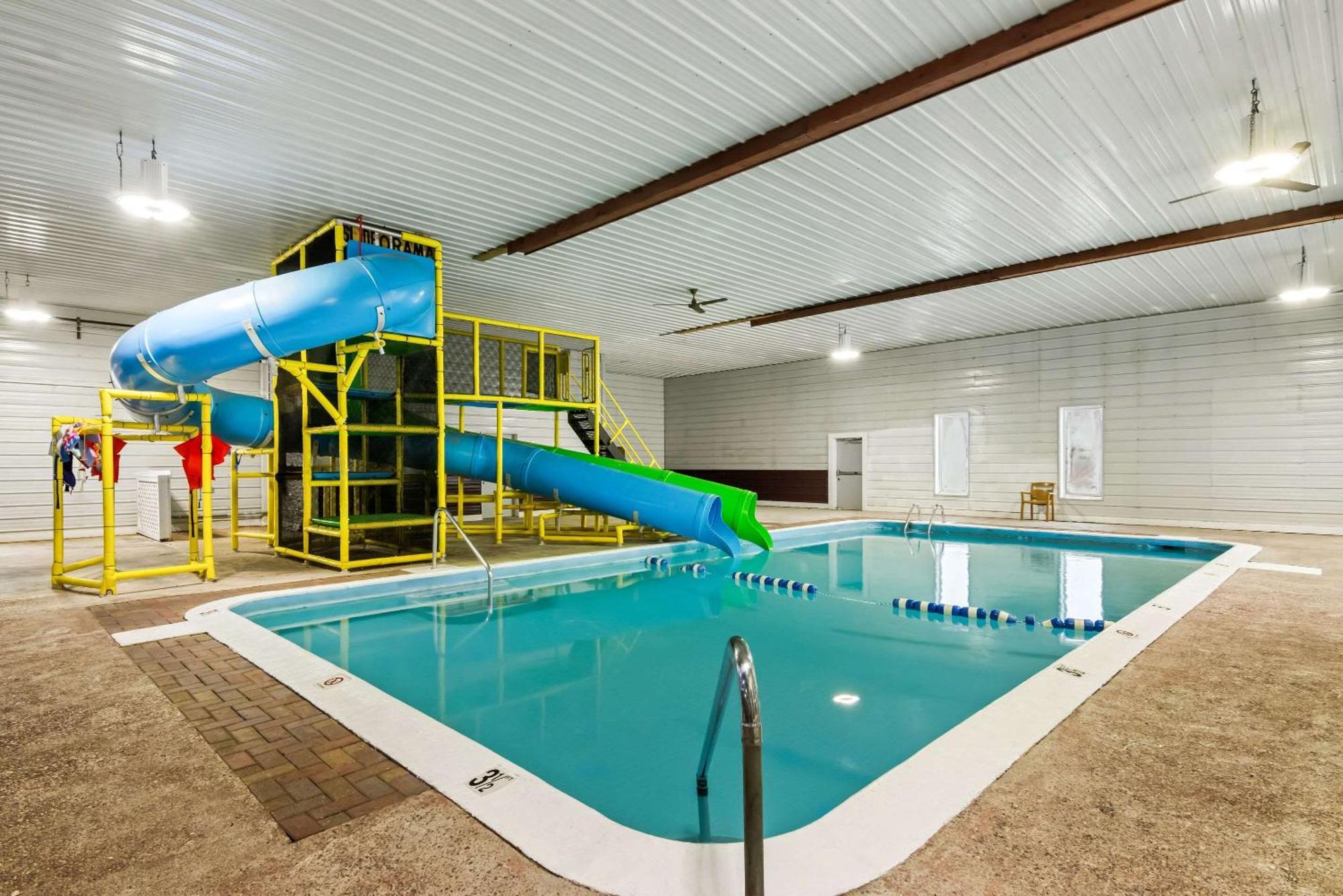 Rodeway Inn Formerly Camp Inn Lodge Oscoda Экстерьер фото