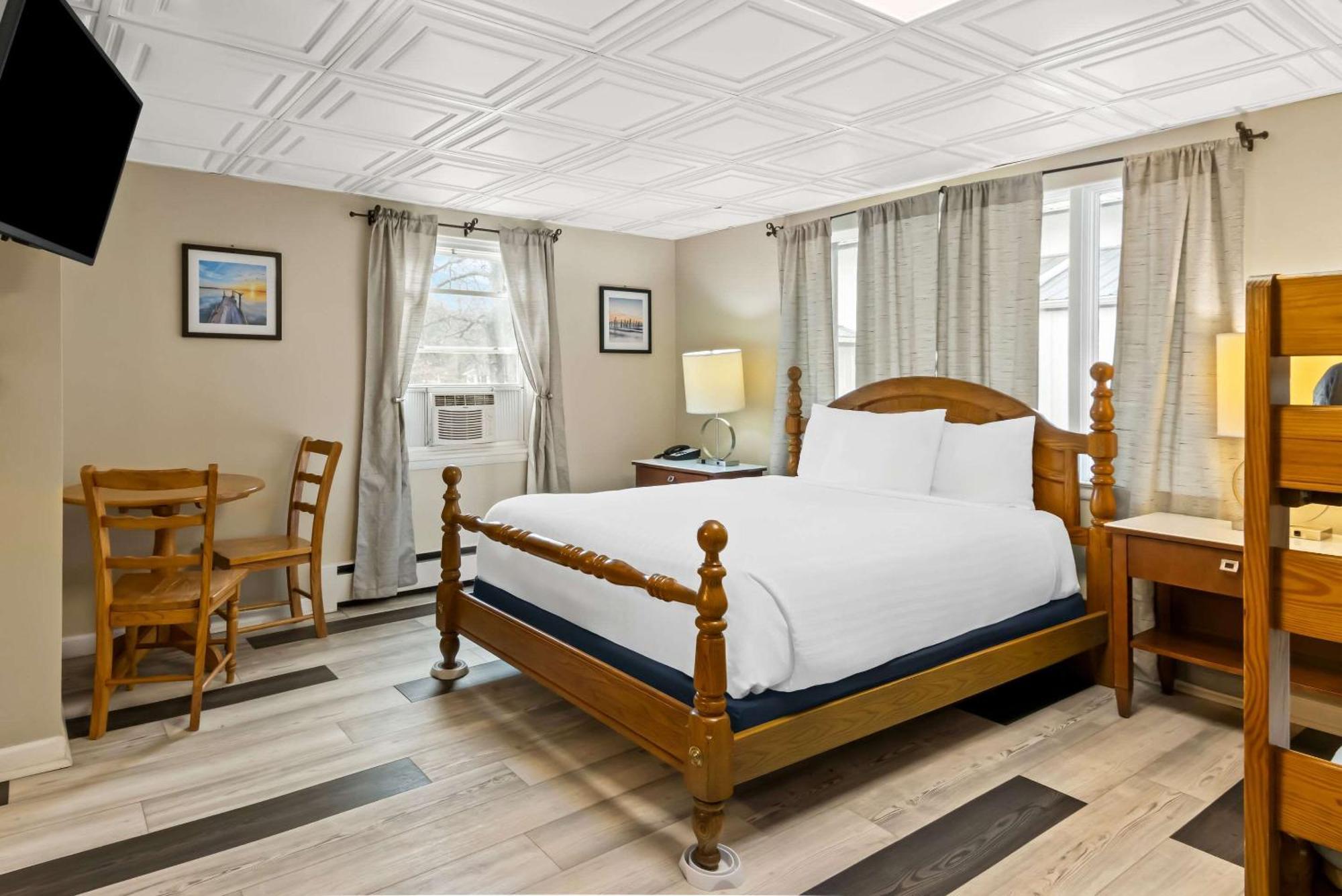Rodeway Inn Formerly Camp Inn Lodge Oscoda Экстерьер фото