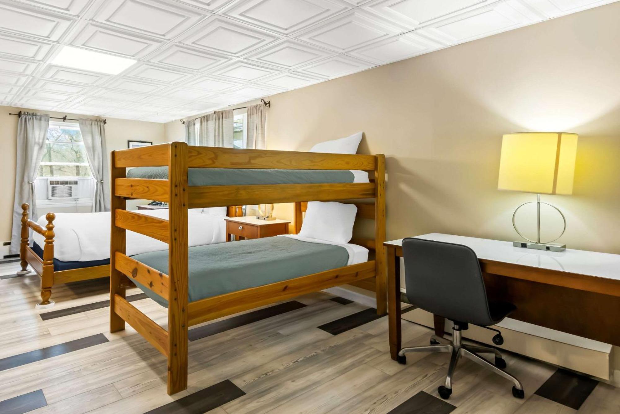 Rodeway Inn Formerly Camp Inn Lodge Oscoda Экстерьер фото