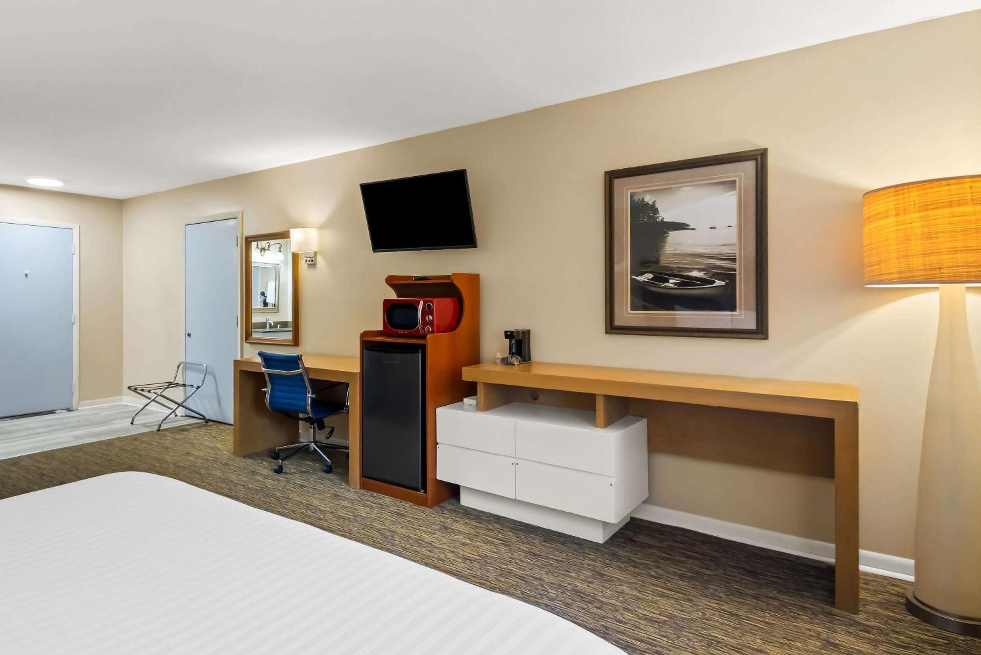 Rodeway Inn Formerly Camp Inn Lodge Oscoda Экстерьер фото