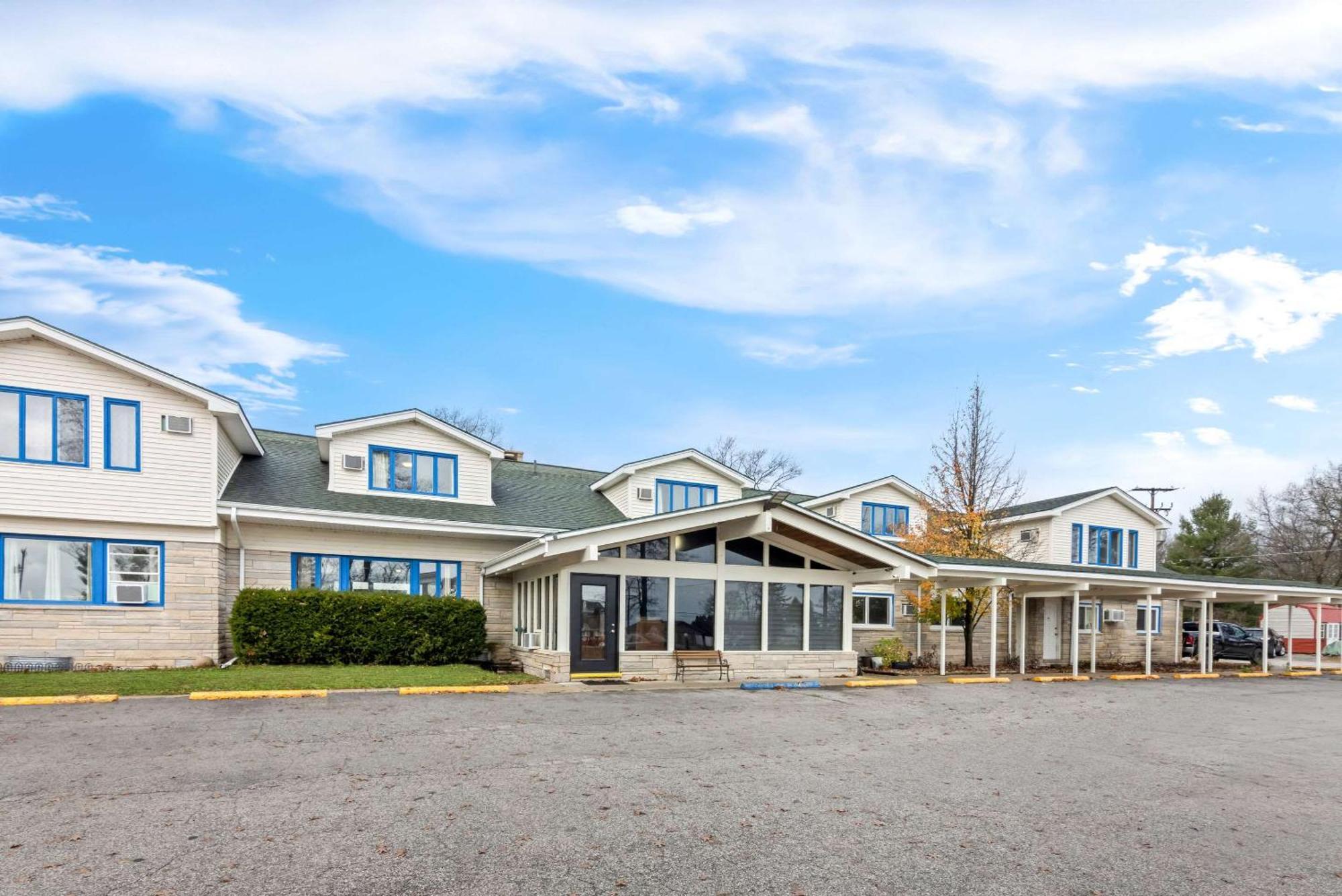 Rodeway Inn Formerly Camp Inn Lodge Oscoda Экстерьер фото